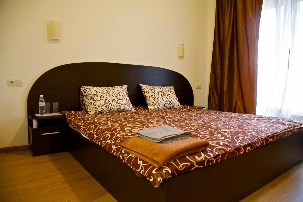 Hotel West Charkiw Zimmer foto
